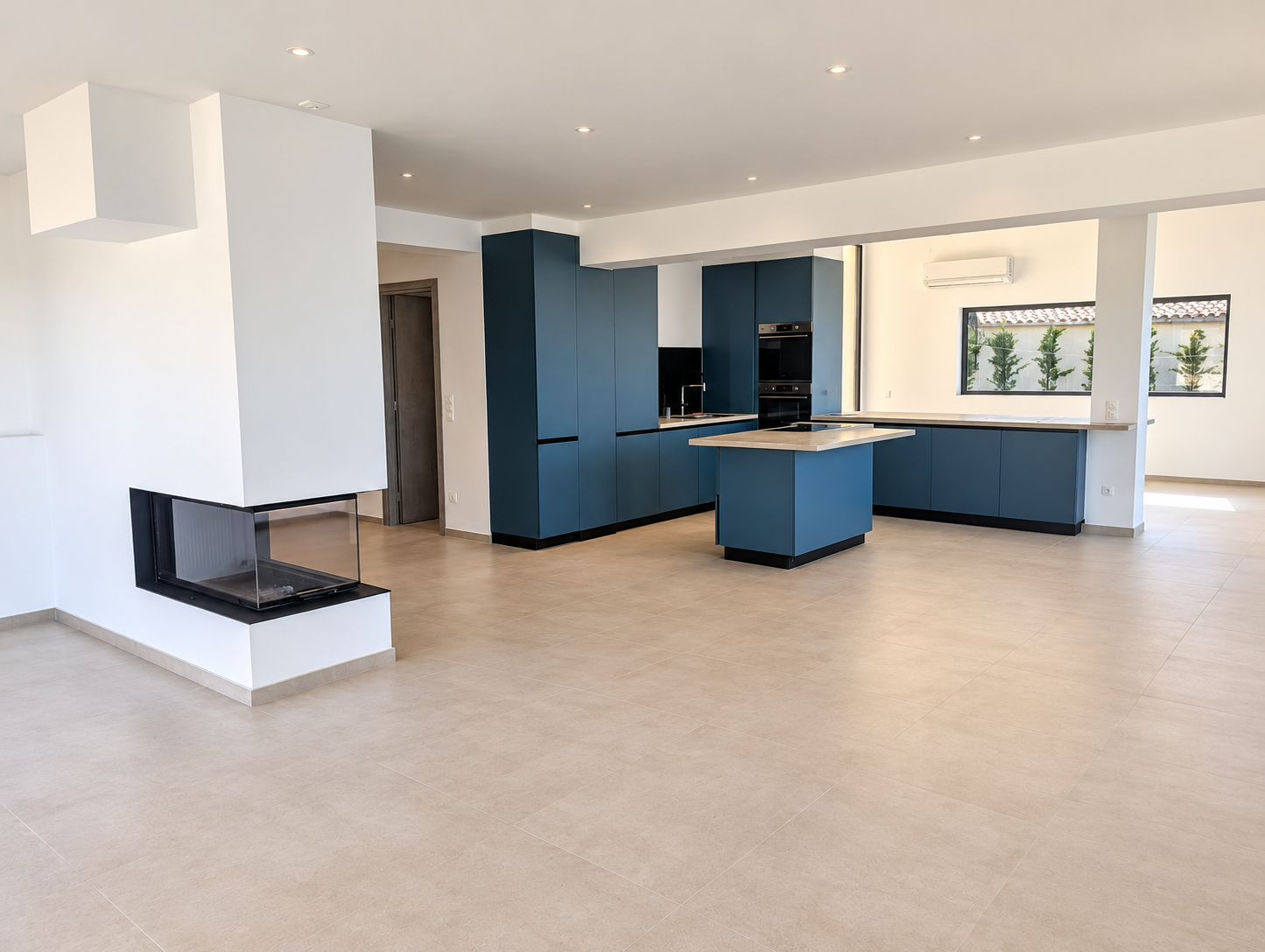 Cleared current view of the open-plan living space at Villa Norma